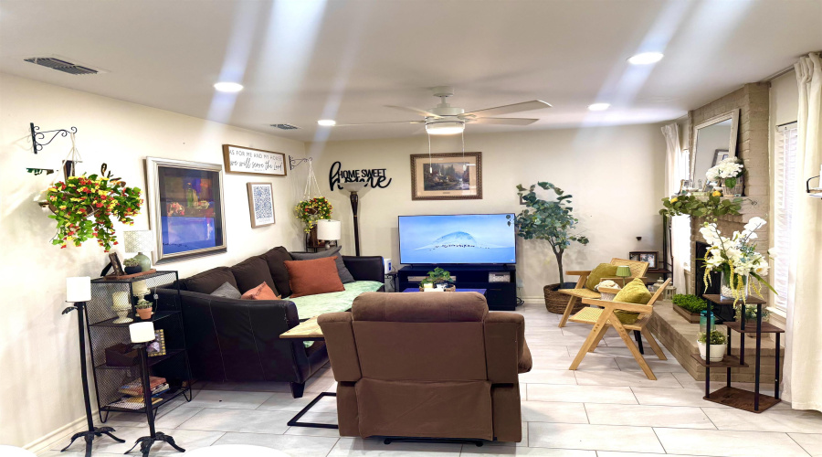 318 Montana St, Laredo, Texas 78041, 3 Bedrooms Bedrooms, 5 Rooms Rooms,2 BathroomsBathrooms,Residential,For Sale,318 Montana St,20264161
