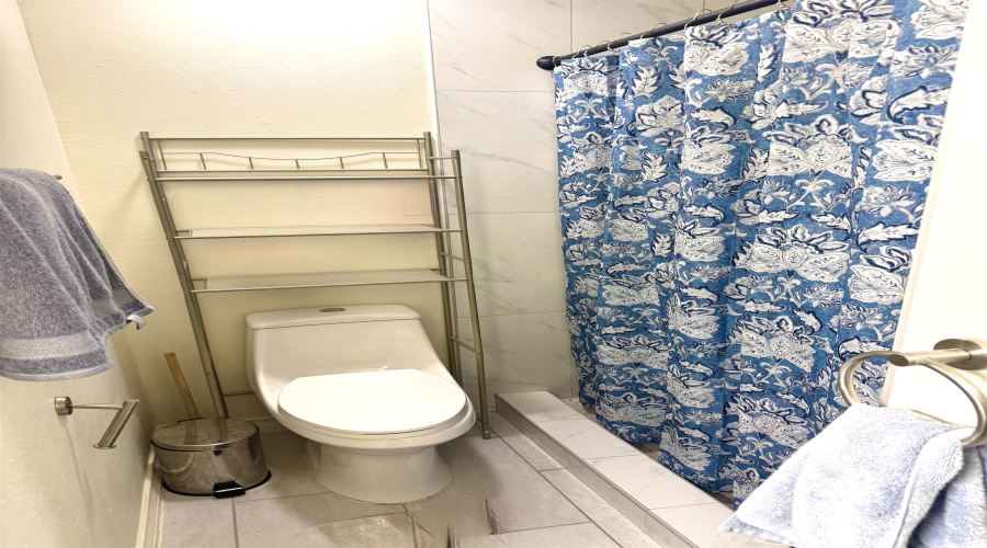 318 Montana St, Laredo, Texas 78041, 3 Bedrooms Bedrooms, 5 Rooms Rooms,2 BathroomsBathrooms,Residential,For Sale,318 Montana St,20264161
