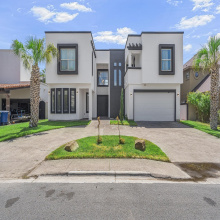 427 Baffin Bay Dr, Laredo, Texas 78041, 5 Bedrooms Bedrooms, 9 Rooms Rooms,3 BathroomsBathrooms,Residential,For Sale,427 Baffin Bay Dr,20264162