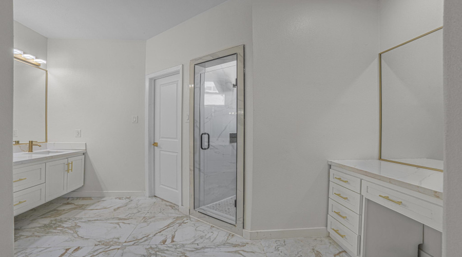 427 Baffin Bay Dr, Laredo, Texas 78041, 5 Bedrooms Bedrooms, 9 Rooms Rooms,3 BathroomsBathrooms,Residential,For Sale,427 Baffin Bay Dr,20264162