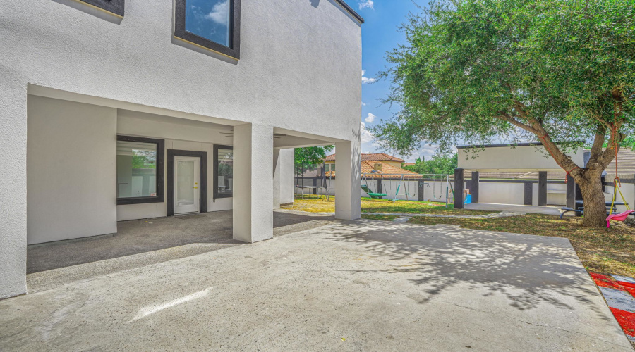 427 Baffin Bay Dr, Laredo, Texas 78041, 5 Bedrooms Bedrooms, 9 Rooms Rooms,3 BathroomsBathrooms,Residential,For Sale,427 Baffin Bay Dr,20264162