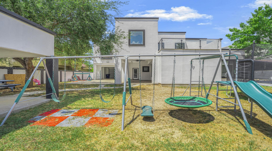 427 Baffin Bay Dr, Laredo, Texas 78041, 5 Bedrooms Bedrooms, 9 Rooms Rooms,3 BathroomsBathrooms,Residential,For Sale,427 Baffin Bay Dr,20264162