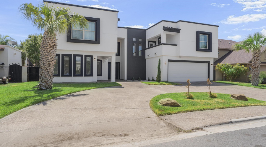 427 Baffin Bay Dr, Laredo, Texas 78041, 5 Bedrooms Bedrooms, 9 Rooms Rooms,3 BathroomsBathrooms,Residential,For Sale,427 Baffin Bay Dr,20264162