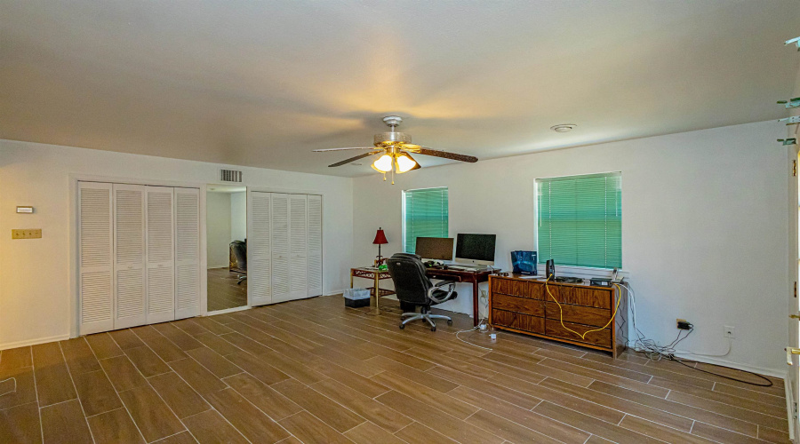 2017 Willow St, Laredo, Texas 78043, 4 Bedrooms Bedrooms, 8 Rooms Rooms,3 BathroomsBathrooms,Residential,For Sale,2017 Willow St,20264163