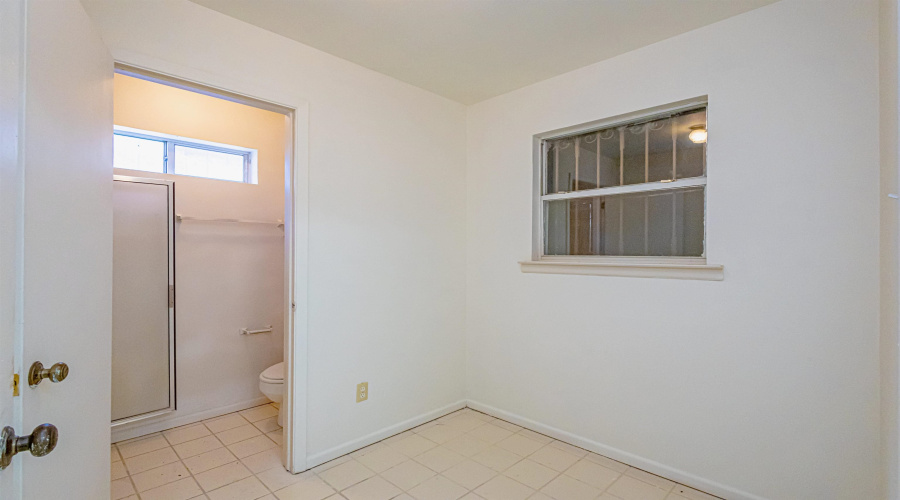 2017 Willow St, Laredo, Texas 78043, 4 Bedrooms Bedrooms, 8 Rooms Rooms,3 BathroomsBathrooms,Residential,For Sale,2017 Willow St,20264163