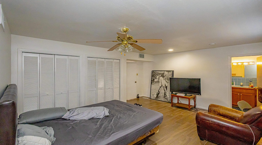 2017 Willow St, Laredo, Texas 78043, 4 Bedrooms Bedrooms, 8 Rooms Rooms,3 BathroomsBathrooms,Residential,For Sale,2017 Willow St,20264163