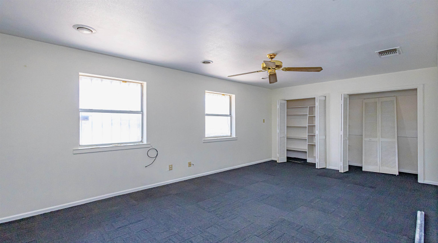 2017 Willow St, Laredo, Texas 78043, 4 Bedrooms Bedrooms, 8 Rooms Rooms,3 BathroomsBathrooms,Residential,For Sale,2017 Willow St,20264163