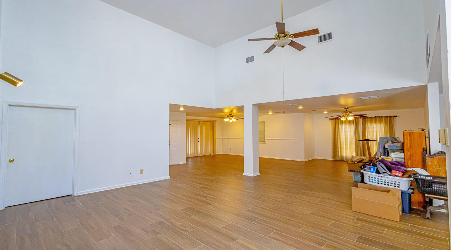 2017 Willow St, Laredo, Texas 78043, 4 Bedrooms Bedrooms, 8 Rooms Rooms,3 BathroomsBathrooms,Residential,For Sale,2017 Willow St,20264163