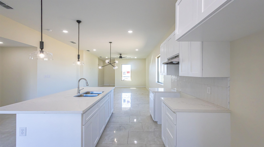 109 Faith Dr., Laredo, Texas 78043, 3 Bedrooms Bedrooms, 5 Rooms Rooms,2 BathroomsBathrooms,Residential,For Sale,109 Faith Dr.,20264164