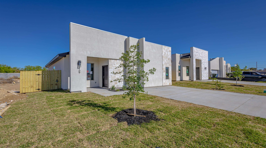 109 Faith Dr., Laredo, Texas 78043, 3 Bedrooms Bedrooms, 5 Rooms Rooms,2 BathroomsBathrooms,Residential,For Sale,109 Faith Dr.,20264164
