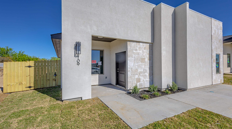 109 Faith Dr., Laredo, Texas 78043, 3 Bedrooms Bedrooms, 5 Rooms Rooms,2 BathroomsBathrooms,Residential,For Sale,109 Faith Dr.,20264164