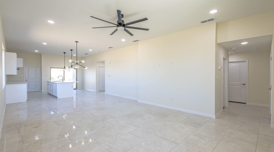 109 Faith Dr., Laredo, Texas 78043, 3 Bedrooms Bedrooms, 5 Rooms Rooms,2 BathroomsBathrooms,Residential,For Sale,109 Faith Dr.,20264164