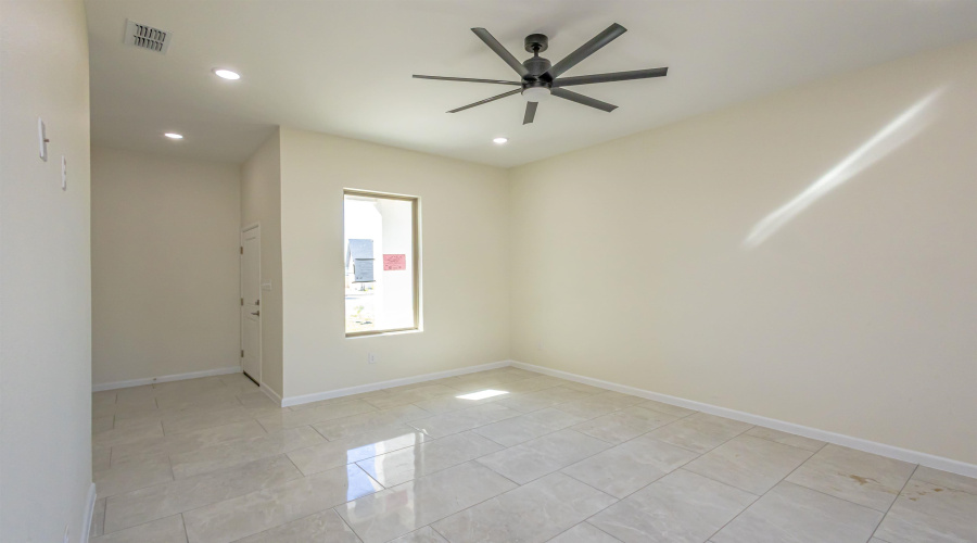 109 Faith Dr., Laredo, Texas 78043, 3 Bedrooms Bedrooms, 5 Rooms Rooms,2 BathroomsBathrooms,Residential,For Sale,109 Faith Dr.,20264164