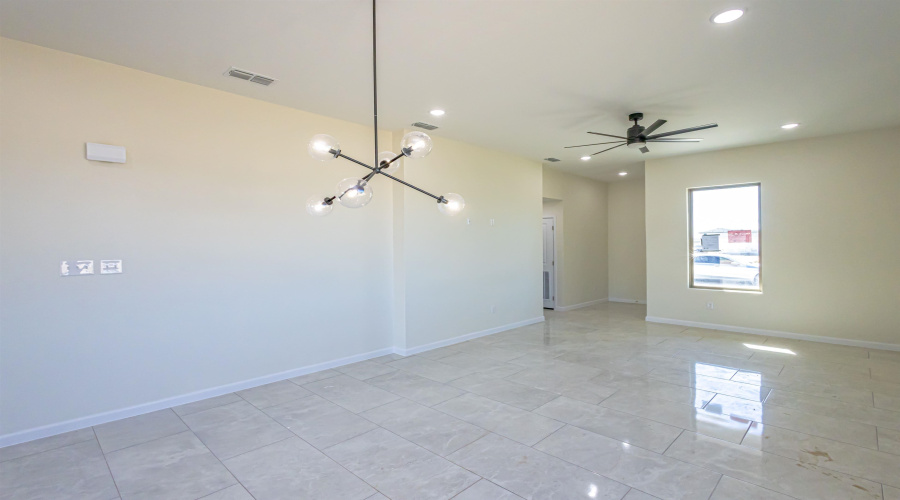 109 Faith Dr., Laredo, Texas 78043, 3 Bedrooms Bedrooms, 5 Rooms Rooms,2 BathroomsBathrooms,Residential,For Sale,109 Faith Dr.,20264164