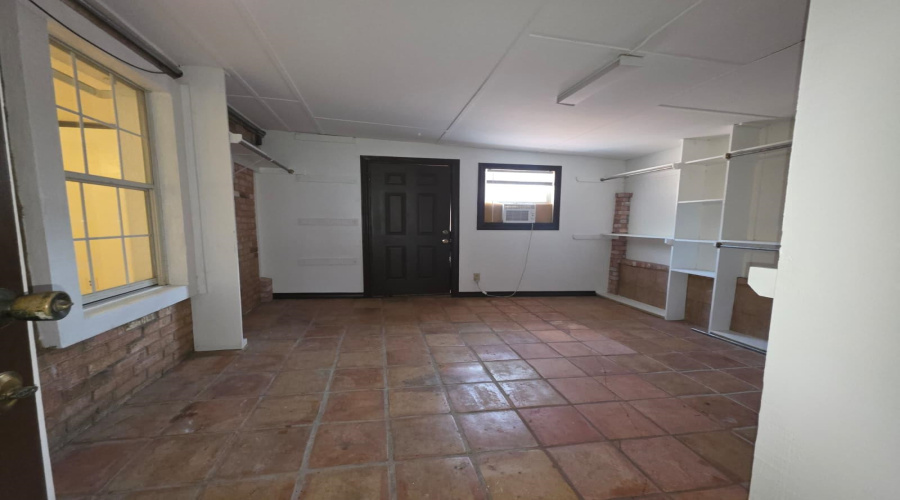 2420 Stewart St, Laredo, Texas 78043, 4 Bedrooms Bedrooms, 6 Rooms Rooms,2 BathroomsBathrooms,Residential,For Rent,2420 Stewart St,20264166