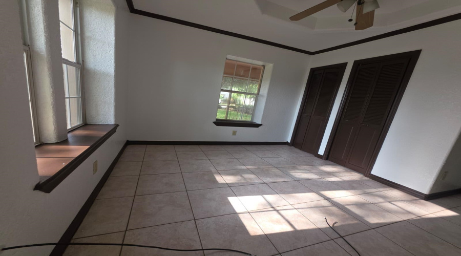 2420 Stewart St, Laredo, Texas 78043, 4 Bedrooms Bedrooms, 6 Rooms Rooms,2 BathroomsBathrooms,Residential,For Rent,2420 Stewart St,20264166