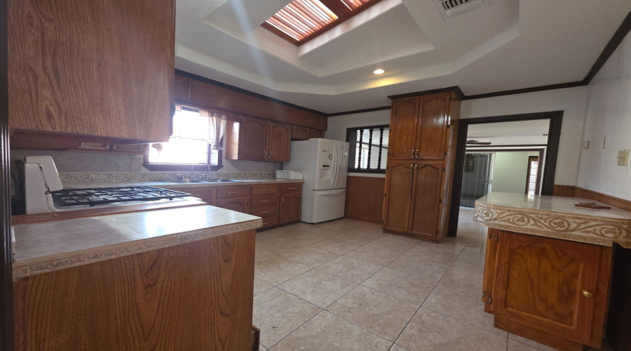 2420 Stewart St, Laredo, Texas 78043, 4 Bedrooms Bedrooms, 6 Rooms Rooms,2 BathroomsBathrooms,Residential,For Rent,2420 Stewart St,20264166