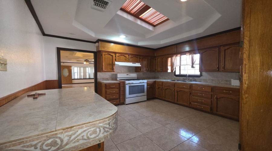2420 Stewart St, Laredo, Texas 78043, 4 Bedrooms Bedrooms, 6 Rooms Rooms,2 BathroomsBathrooms,Residential,For Rent,2420 Stewart St,20264166