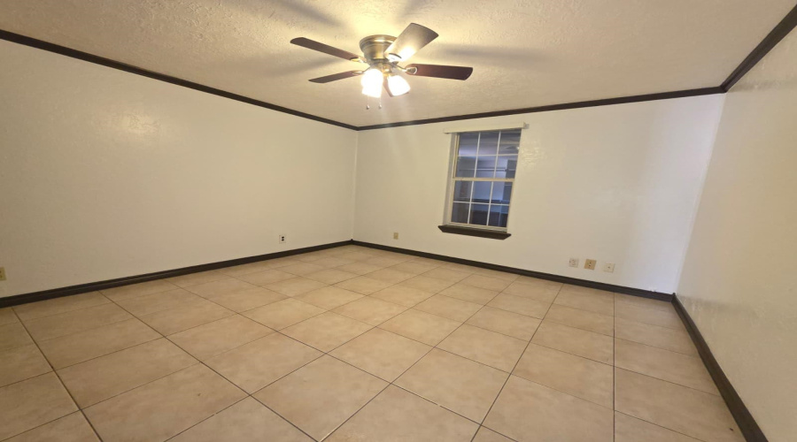 2420 Stewart St, Laredo, Texas 78043, 4 Bedrooms Bedrooms, 6 Rooms Rooms,2 BathroomsBathrooms,Residential,For Rent,2420 Stewart St,20264166