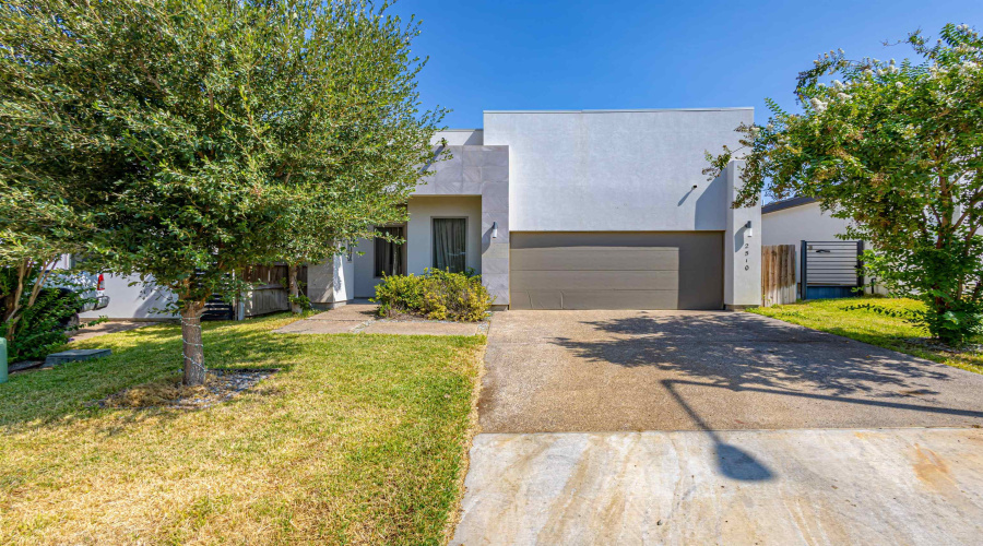 2510 Mario St., Laredo, Texas 78046, 4 Bedrooms Bedrooms, 6 Rooms Rooms,2 BathroomsBathrooms,Residential,For Sale,2510 Mario St.,20264167