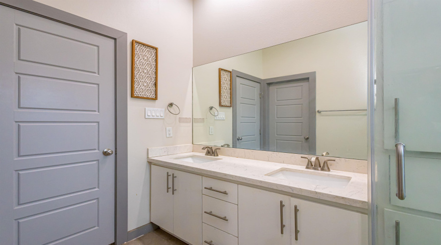 2510 Mario St., Laredo, Texas 78046, 4 Bedrooms Bedrooms, 6 Rooms Rooms,2 BathroomsBathrooms,Residential,For Sale,2510 Mario St.,20264167
