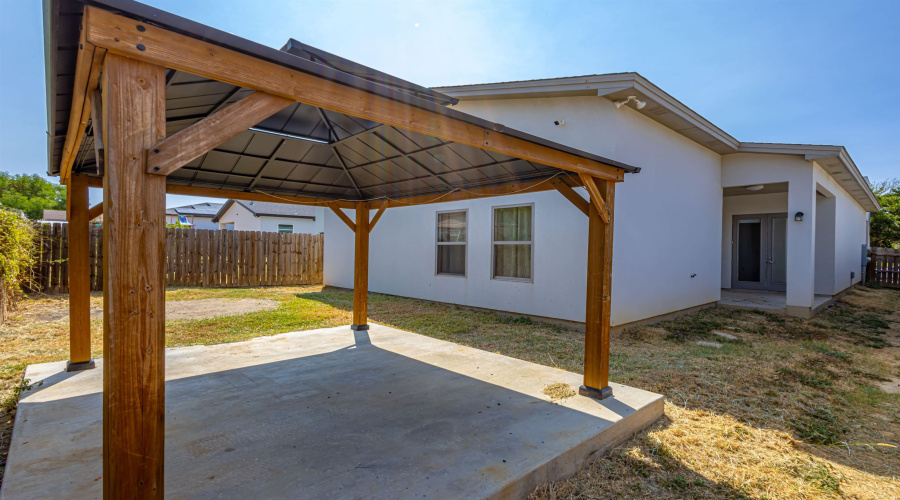 2510 Mario St., Laredo, Texas 78046, 4 Bedrooms Bedrooms, 6 Rooms Rooms,2 BathroomsBathrooms,Residential,For Sale,2510 Mario St.,20264167