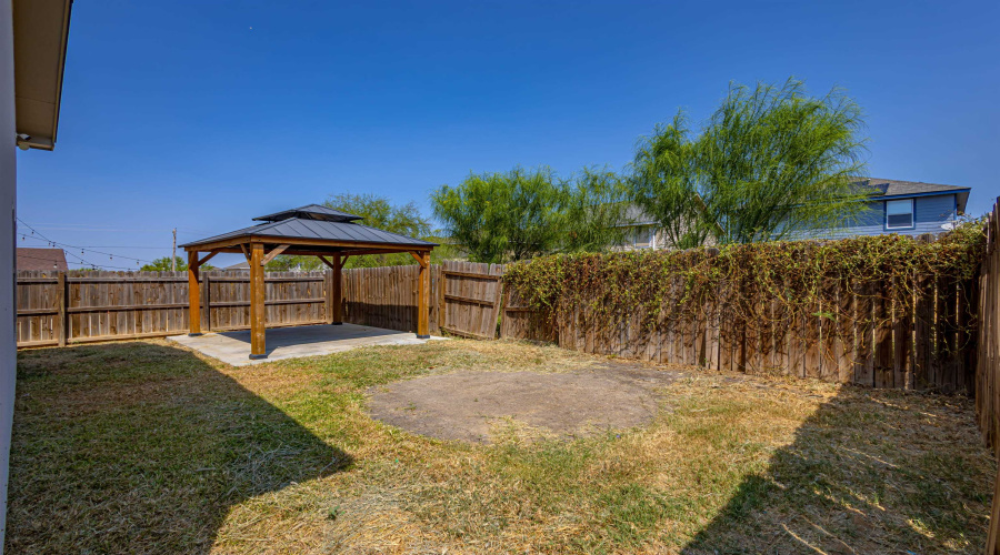 2510 Mario St., Laredo, Texas 78046, 4 Bedrooms Bedrooms, 6 Rooms Rooms,2 BathroomsBathrooms,Residential,For Sale,2510 Mario St.,20264167
