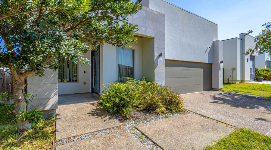 2510 Mario St., Laredo, Texas 78046, 4 Bedrooms Bedrooms, 6 Rooms Rooms,2 BathroomsBathrooms,Residential,For Sale,2510 Mario St.,20264167