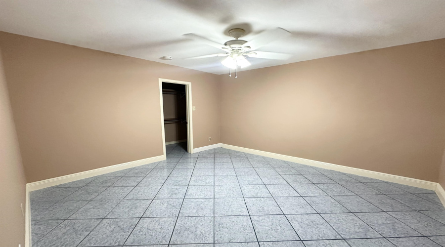 2305 Maida Ln, Laredo, Texas 78046, 3 Bedrooms Bedrooms, 7 Rooms Rooms,2 BathroomsBathrooms,Residential,For Sale,2305 Maida Ln,20264169