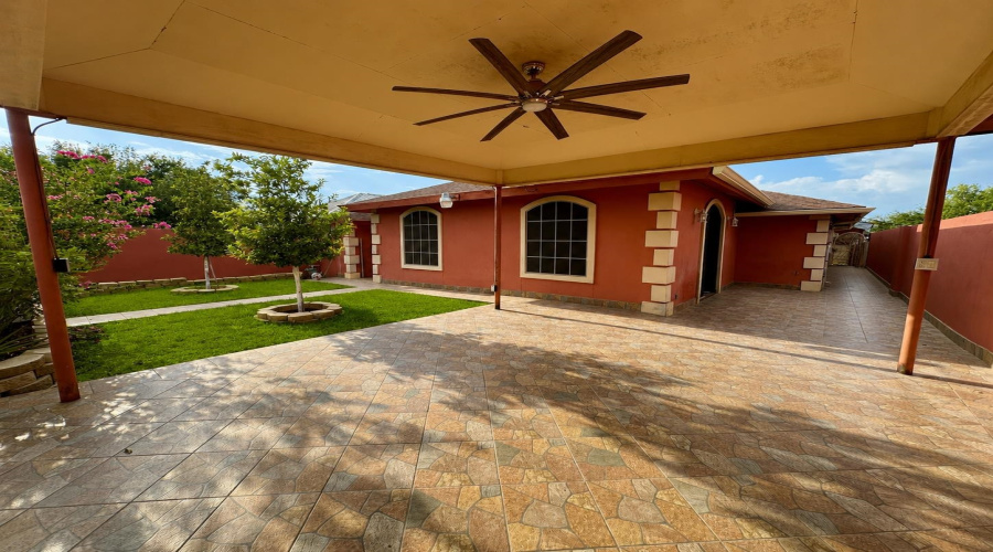 2305 Maida Ln, Laredo, Texas 78046, 3 Bedrooms Bedrooms, 7 Rooms Rooms,2 BathroomsBathrooms,Residential,For Sale,2305 Maida Ln,20264169