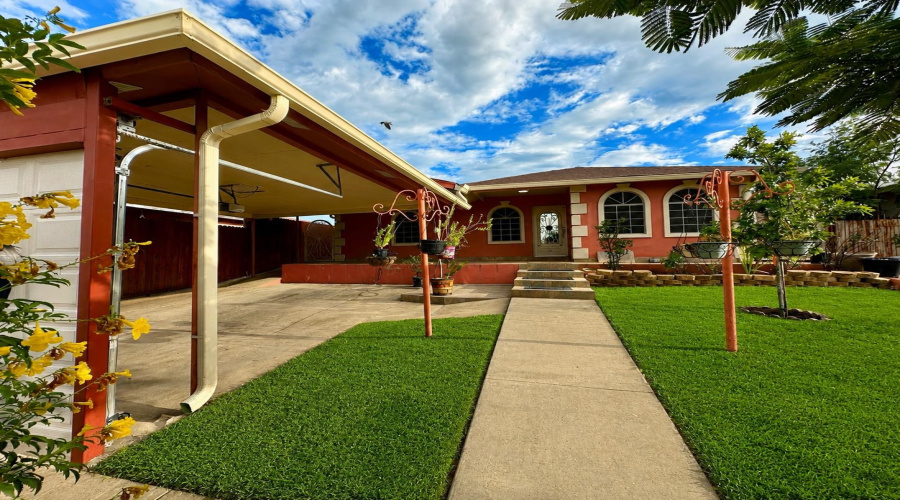2305 Maida Ln, Laredo, Texas 78046, 3 Bedrooms Bedrooms, 7 Rooms Rooms,2 BathroomsBathrooms,Residential,For Sale,2305 Maida Ln,20264169
