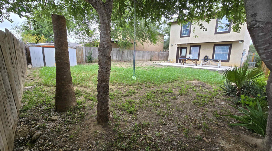 1136 Savannah Lp, Laredo, Texas 78046, 3 Bedrooms Bedrooms, 6 Rooms Rooms,2 BathroomsBathrooms,Residential,For Sale,1136 Savannah Lp,20264170