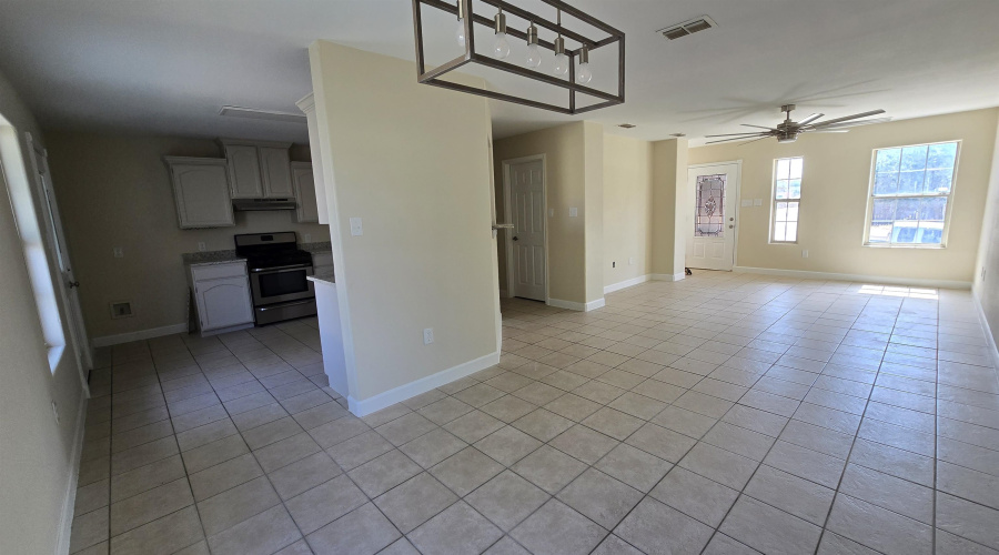 1136 Savannah Lp, Laredo, Texas 78046, 3 Bedrooms Bedrooms, 6 Rooms Rooms,2 BathroomsBathrooms,Residential,For Sale,1136 Savannah Lp,20264170