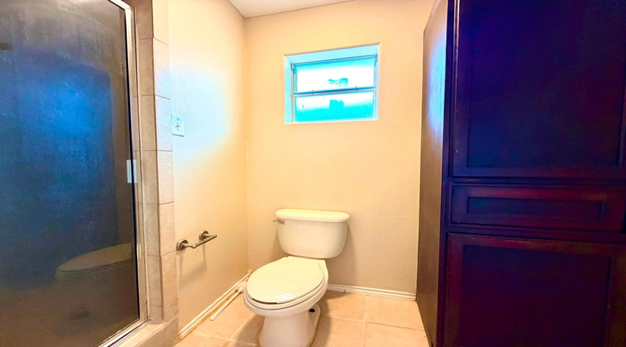 9910 Natalia Dr, Laredo, Texas 78045, 3 Bedrooms Bedrooms, 5 Rooms Rooms,2 BathroomsBathrooms,Residential,For Rent,9910 Natalia Dr,20264171