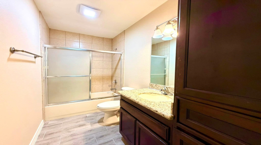 9910 Natalia Dr, Laredo, Texas 78045, 3 Bedrooms Bedrooms, 5 Rooms Rooms,2 BathroomsBathrooms,Residential,For Rent,9910 Natalia Dr,20264171