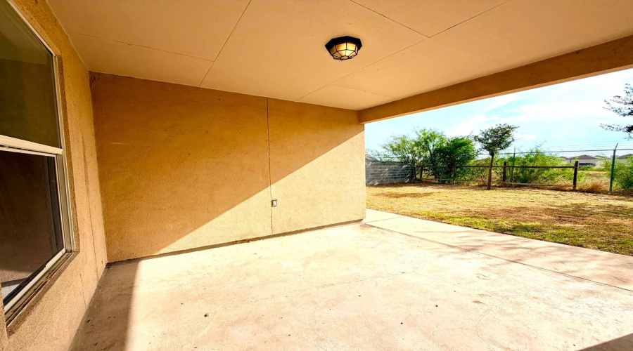 9910 Natalia Dr, Laredo, Texas 78045, 3 Bedrooms Bedrooms, 5 Rooms Rooms,2 BathroomsBathrooms,Residential,For Rent,9910 Natalia Dr,20264171