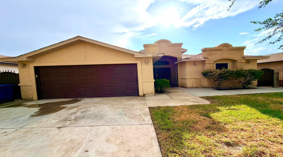 9910 Natalia Dr, Laredo, Texas 78045, 3 Bedrooms Bedrooms, 5 Rooms Rooms,2 BathroomsBathrooms,Residential,For Rent,9910 Natalia Dr,20264171