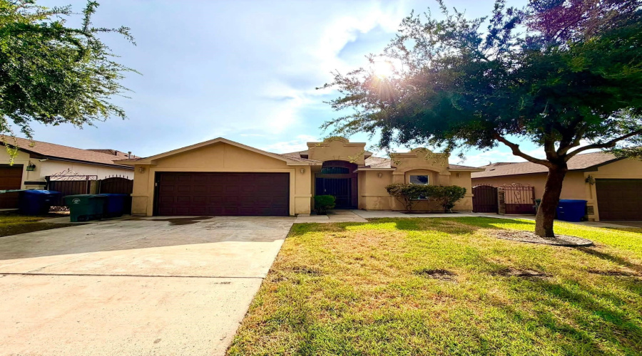 9910 Natalia Dr, Laredo, Texas 78045, 3 Bedrooms Bedrooms, 5 Rooms Rooms,2 BathroomsBathrooms,Residential,For Rent,9910 Natalia Dr,20264171
