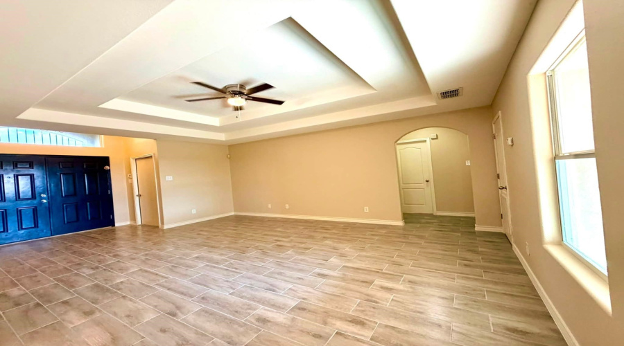 9910 Natalia Dr, Laredo, Texas 78045, 3 Bedrooms Bedrooms, 5 Rooms Rooms,2 BathroomsBathrooms,Residential,For Rent,9910 Natalia Dr,20264171