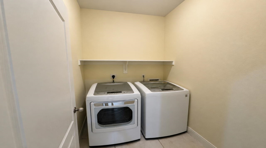 7604 Patricia Highsmith Dr, Laredo, Texas 78041, 4 Bedrooms Bedrooms, 8 Rooms Rooms,3 BathroomsBathrooms,Residential,For Sale,7604 Patricia Highsmith Dr,20264172