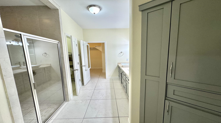 7604 Patricia Highsmith Dr, Laredo, Texas 78041, 4 Bedrooms Bedrooms, 8 Rooms Rooms,3 BathroomsBathrooms,Residential,For Sale,7604 Patricia Highsmith Dr,20264172