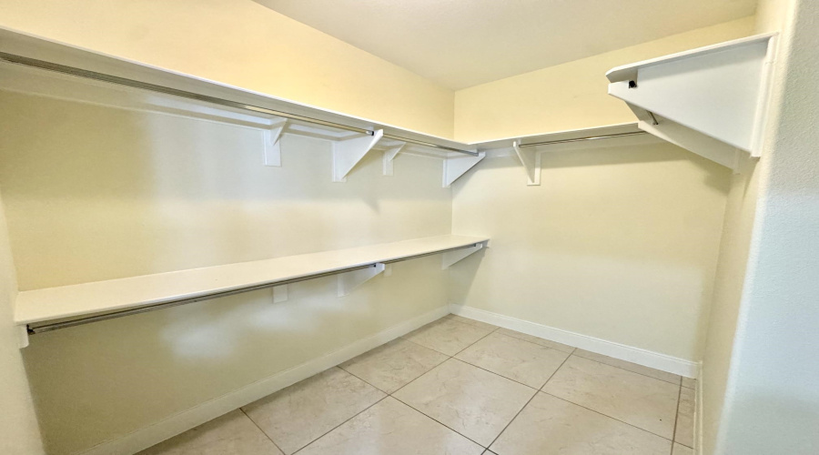 7604 Patricia Highsmith Dr, Laredo, Texas 78041, 4 Bedrooms Bedrooms, 8 Rooms Rooms,3 BathroomsBathrooms,Residential,For Sale,7604 Patricia Highsmith Dr,20264172
