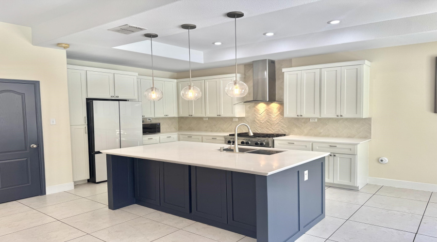 7604 Patricia Highsmith Dr, Laredo, Texas 78041, 4 Bedrooms Bedrooms, 8 Rooms Rooms,3 BathroomsBathrooms,Residential,For Sale,7604 Patricia Highsmith Dr,20264172