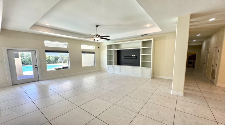 7604 Patricia Highsmith Dr, Laredo, Texas 78041, 4 Bedrooms Bedrooms, 8 Rooms Rooms,3 BathroomsBathrooms,Residential,For Sale,7604 Patricia Highsmith Dr,20264172