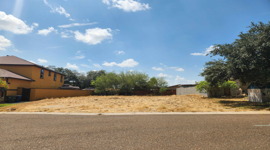 218 Daisy Ln, Laredo, Texas 78046, ,Land,For Sale,218 Daisy Ln,20264176