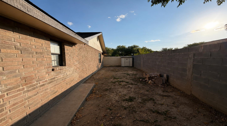 8704 Puerto Alegre, Laredo, Texas 78045, 4 Bedrooms Bedrooms, 7 Rooms Rooms,2 BathroomsBathrooms,Residential,For Sale,8704 Puerto Alegre,20264173