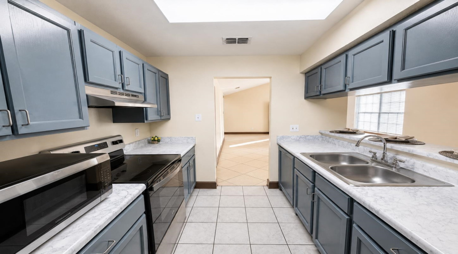 8704 Puerto Alegre, Laredo, Texas 78045, 4 Bedrooms Bedrooms, 7 Rooms Rooms,2 BathroomsBathrooms,Residential,For Sale,8704 Puerto Alegre,20264173