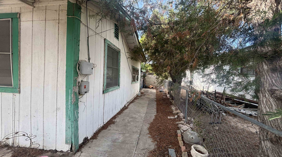 1710 Coke St, Laredo, Texas 78040, 2 Bedrooms Bedrooms, 3 Rooms Rooms,1 BathroomBathrooms,Residential,For Sale,1710 Coke St,20264175