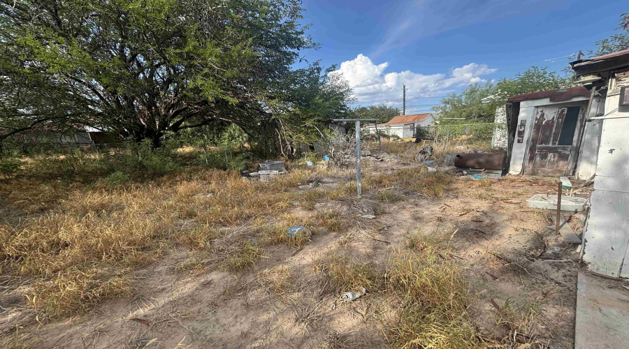 1710 Coke St, Laredo, Texas 78040, 2 Bedrooms Bedrooms, 3 Rooms Rooms,1 BathroomBathrooms,Residential,For Sale,1710 Coke St,20264175