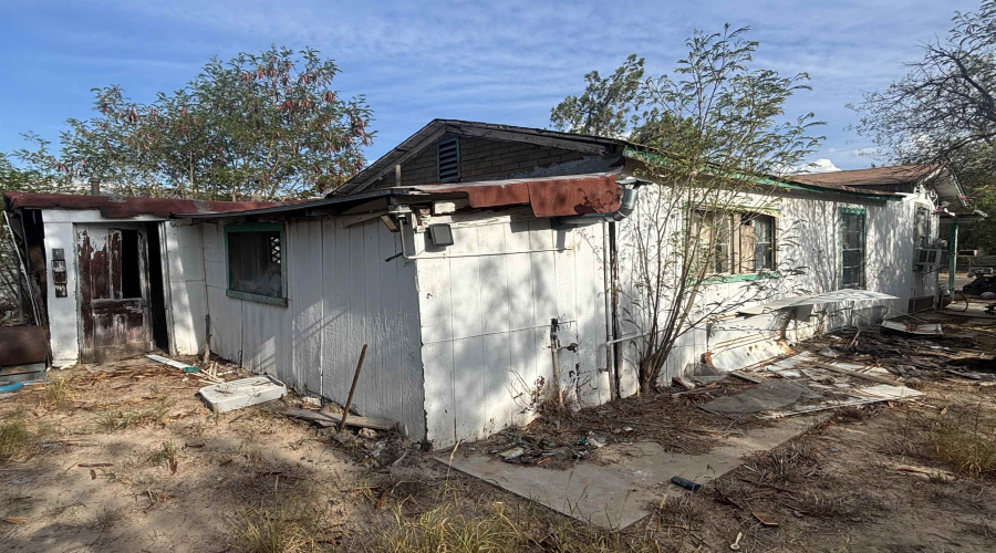 1710 Coke St, Laredo, Texas 78040, 2 Bedrooms Bedrooms, 3 Rooms Rooms,1 BathroomBathrooms,Residential,For Sale,1710 Coke St,20264175
